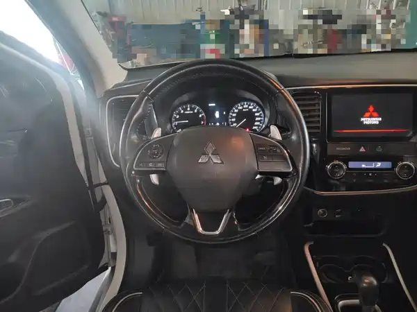 Mitsubishi Outlander 2021