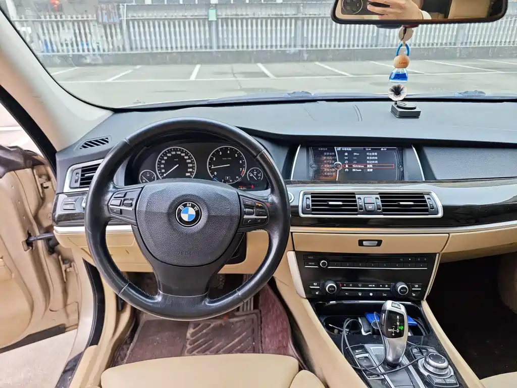 BMW 5 Series GT 2010 — фото 14