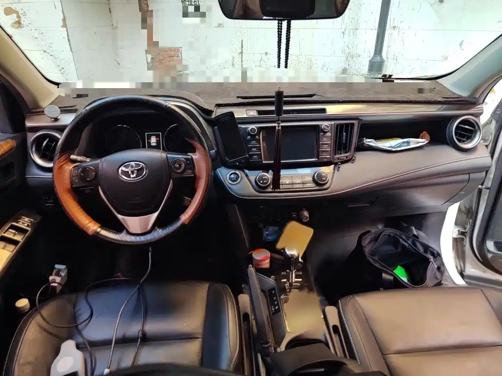 Toyota RAV4 2016 — фото 13
