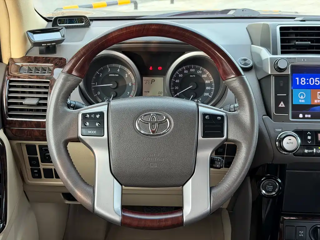 Toyota Prado 2015 — фото 9