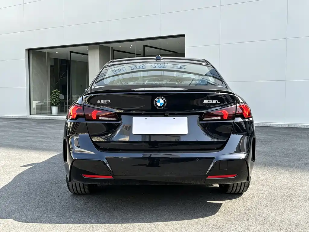 BMW 2 Series 2025 — фото 16