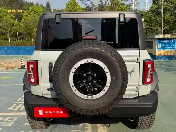 Ford Bronco 2024