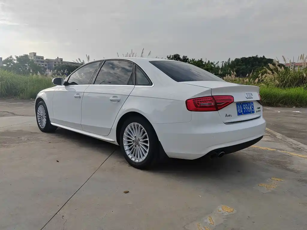 Audi A4L 2014
