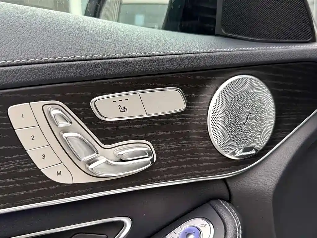 Mercedes-Benz C-Class 2021