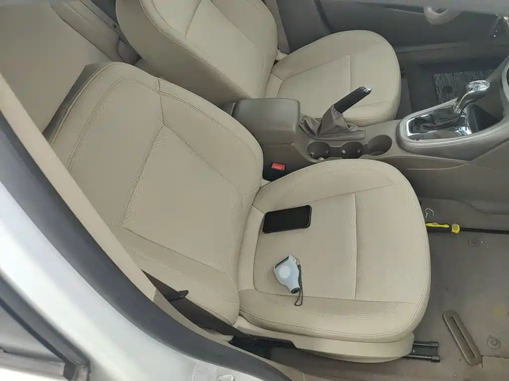 Buick Excelle 2015 — фото 20