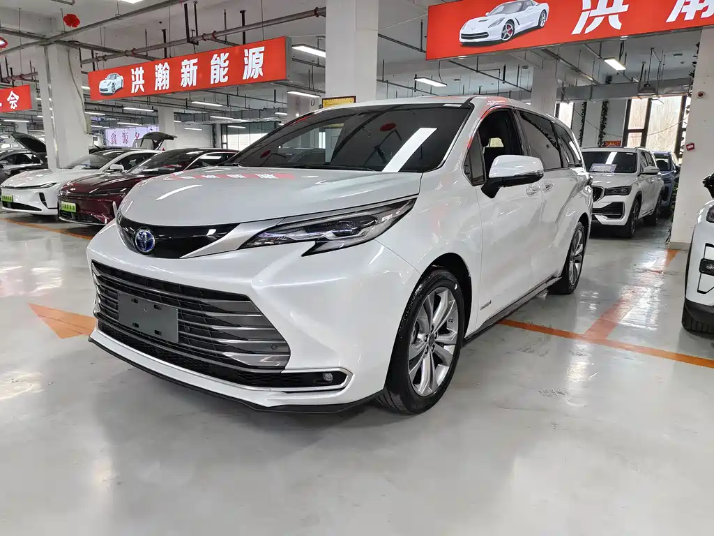 Toyota Sienna 2023 — фото 1