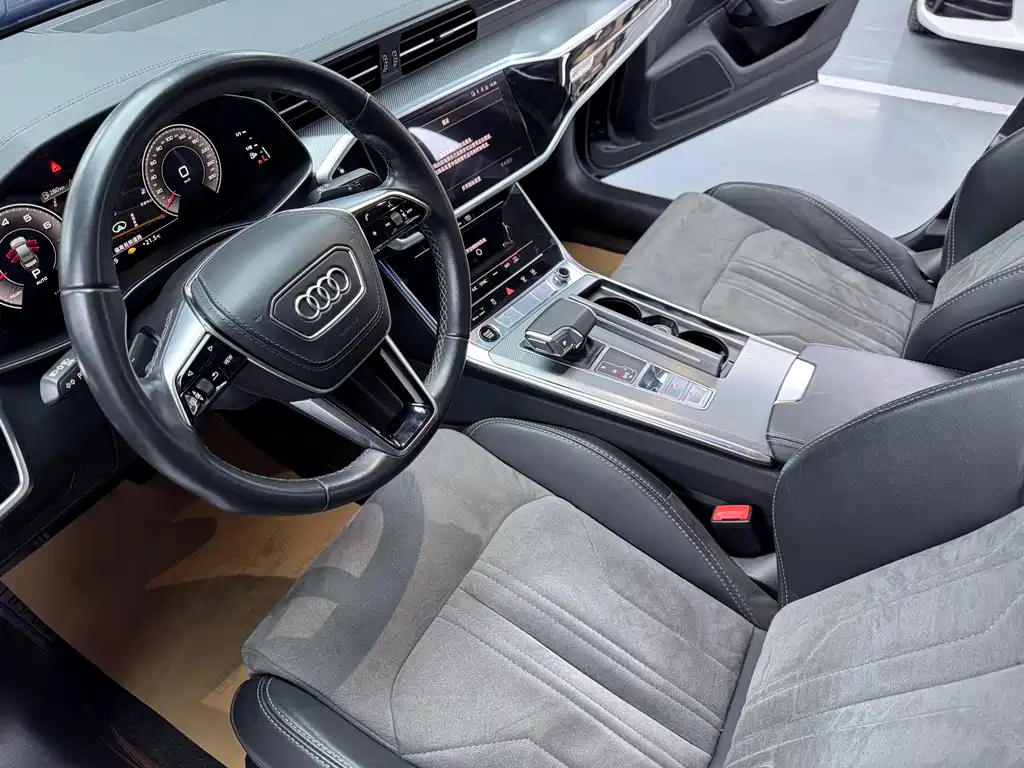 Audi A6L 2022