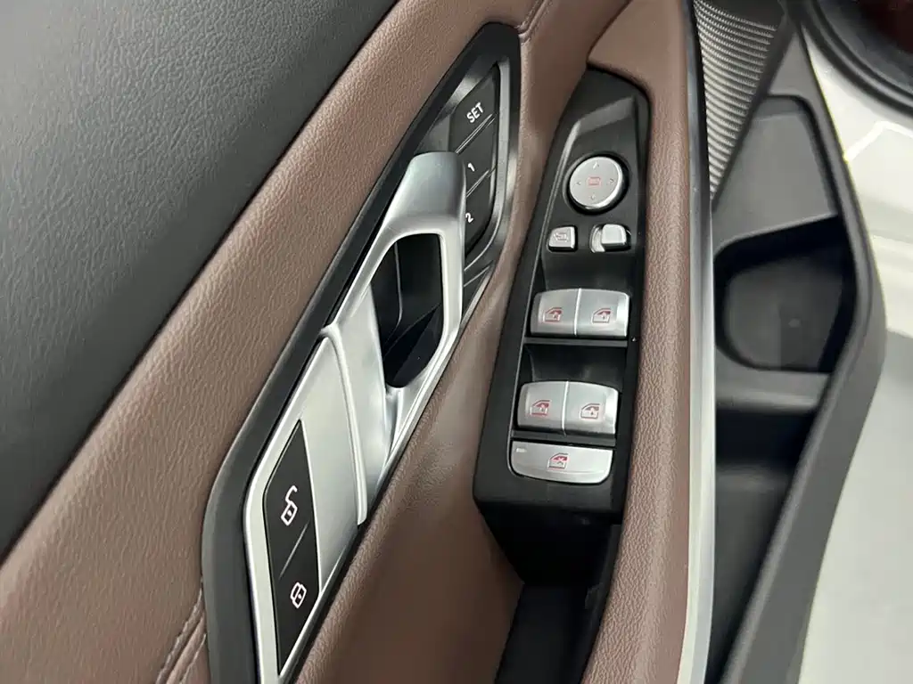 BMW 3 Series 2023 — фото 12
