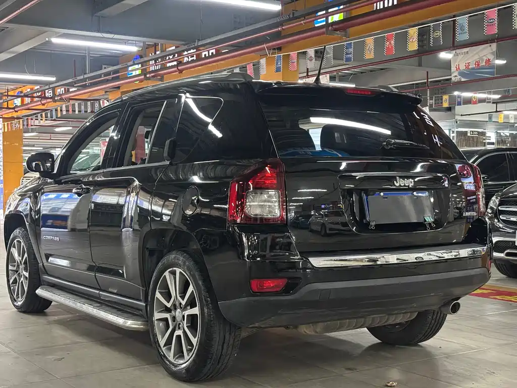 Jeep Compass 2015 — фото 7