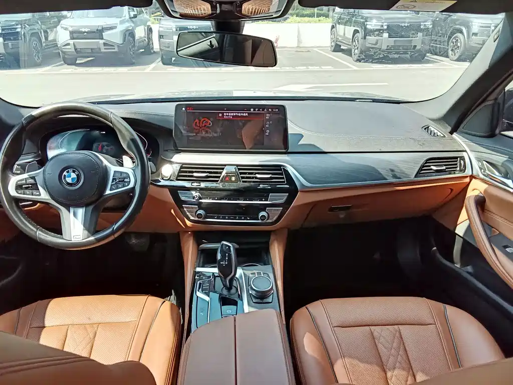 BMW 5 Series 2022 — фото 13