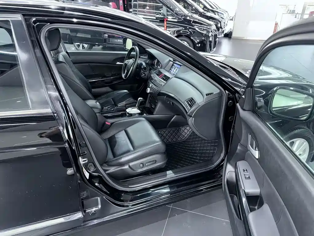 Honda Accord 2013 — фото 12