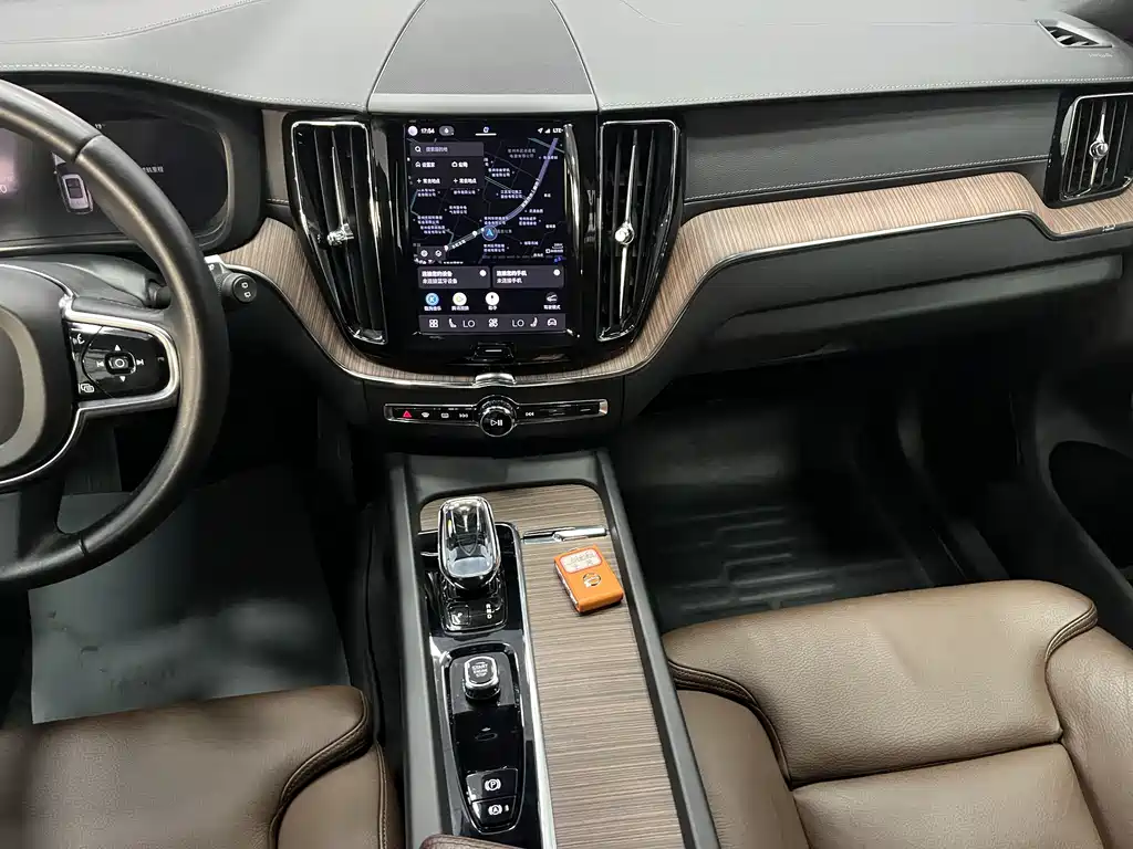 Volvo XC60 PHEV 2021 — фото 14