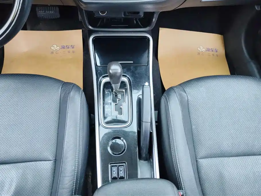 Mitsubishi Outlander 2018 — фото 16