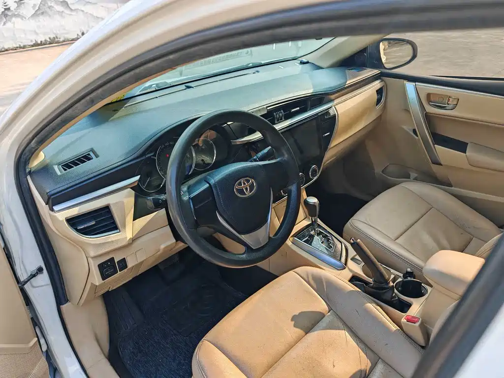 Toyota Corolla 2015 — фото 11