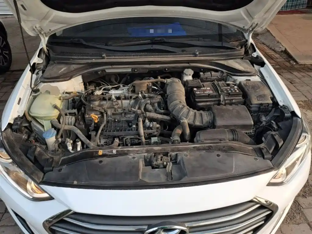 Hyundai Elantra 2019 — фото 20