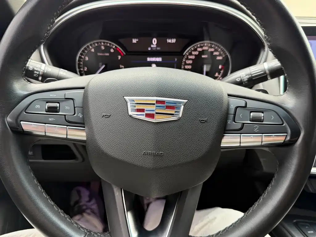 Cadillac CT5 2023 — фото 16