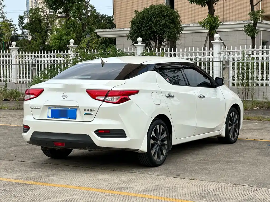 Nissan Bluebird 2017 — фото 9
