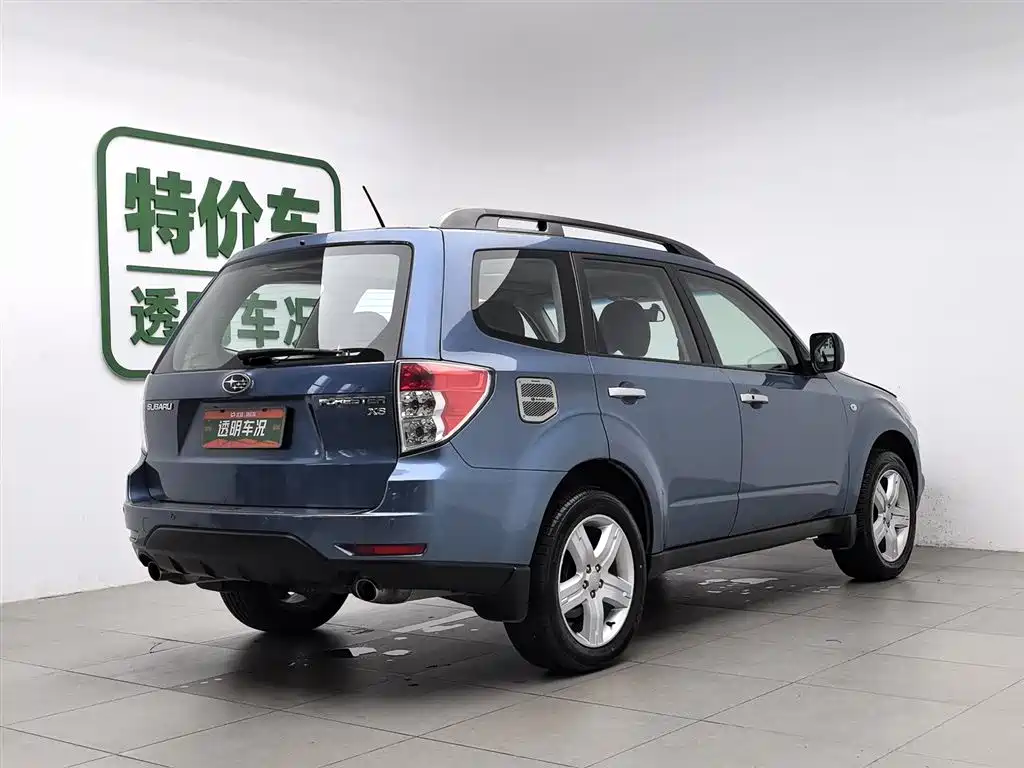 Subaru Forester 2010 — фото 2