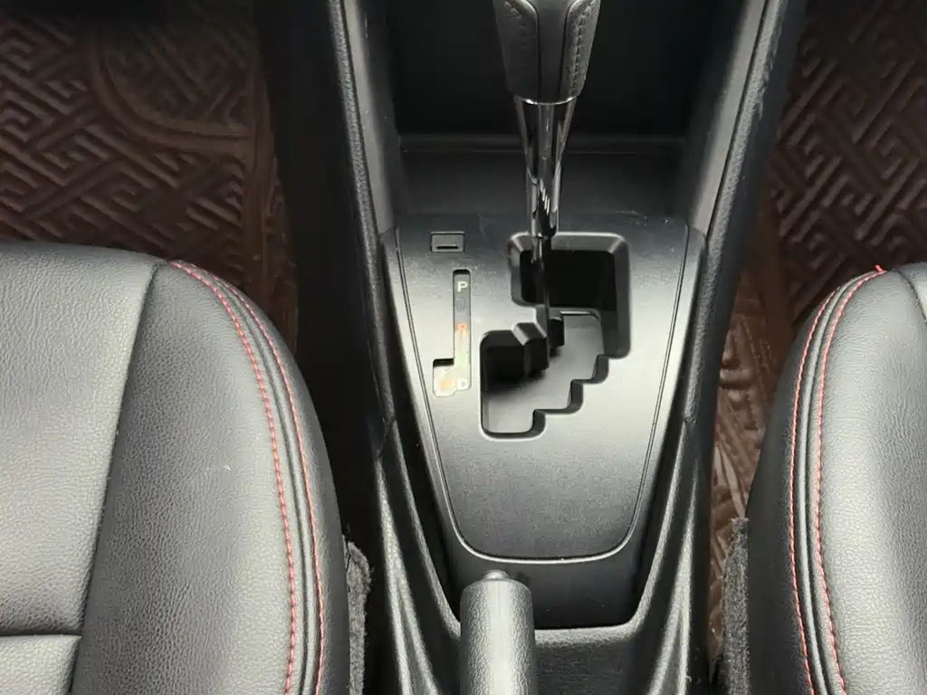 Toyota Yaris L 2021 — фото 13