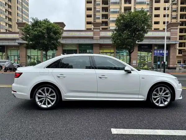 Audi A4L 2019