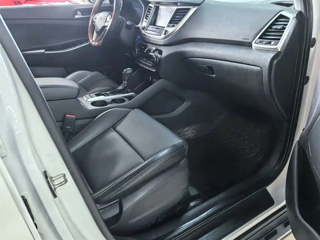 Hyundai Tucson 2018 — фото 11