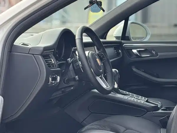 Porsche Macan 2020