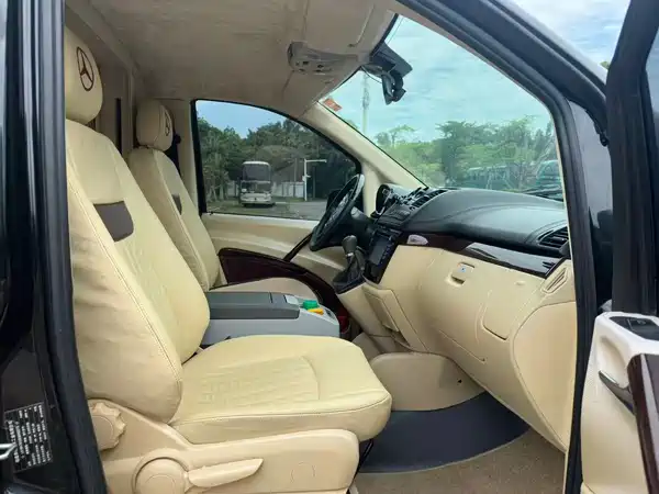 Mercedes-Benz Vito 2013