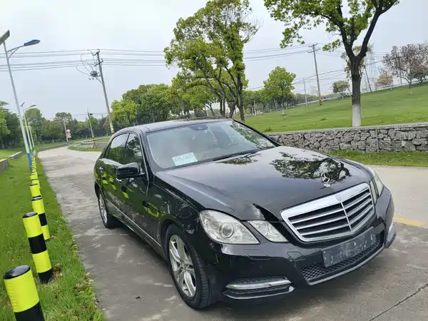 Mercedes-Benz E-Class 2011