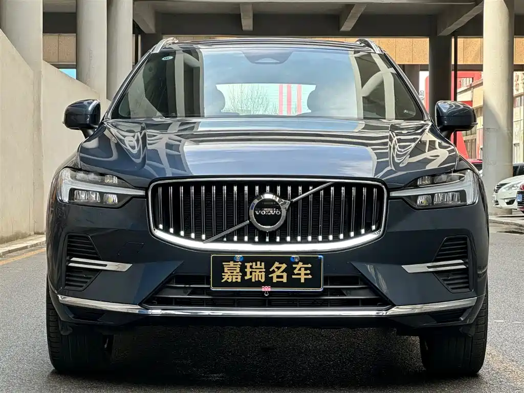 Volvo XC60 2025 — фото 2