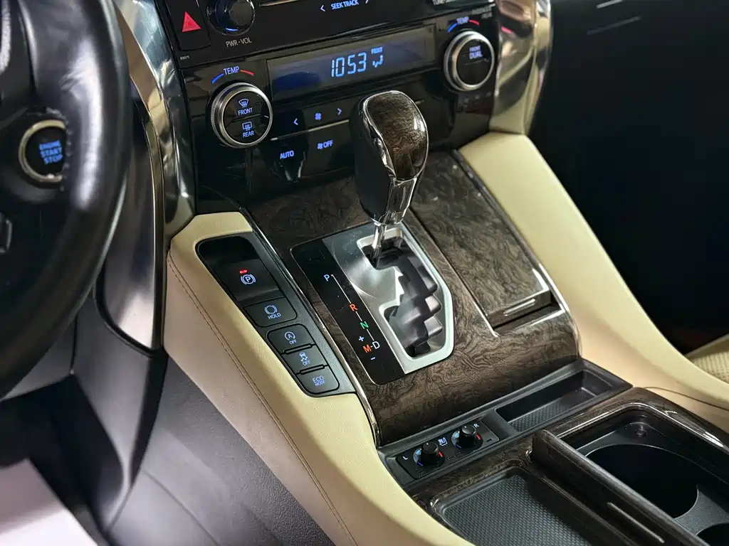 Toyota Alphard 2019 — фото 8