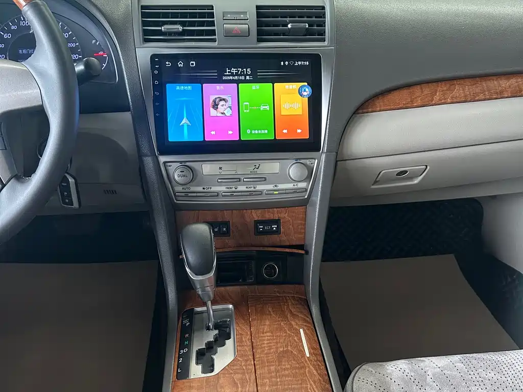 Toyota Camry 2010 — фото 11