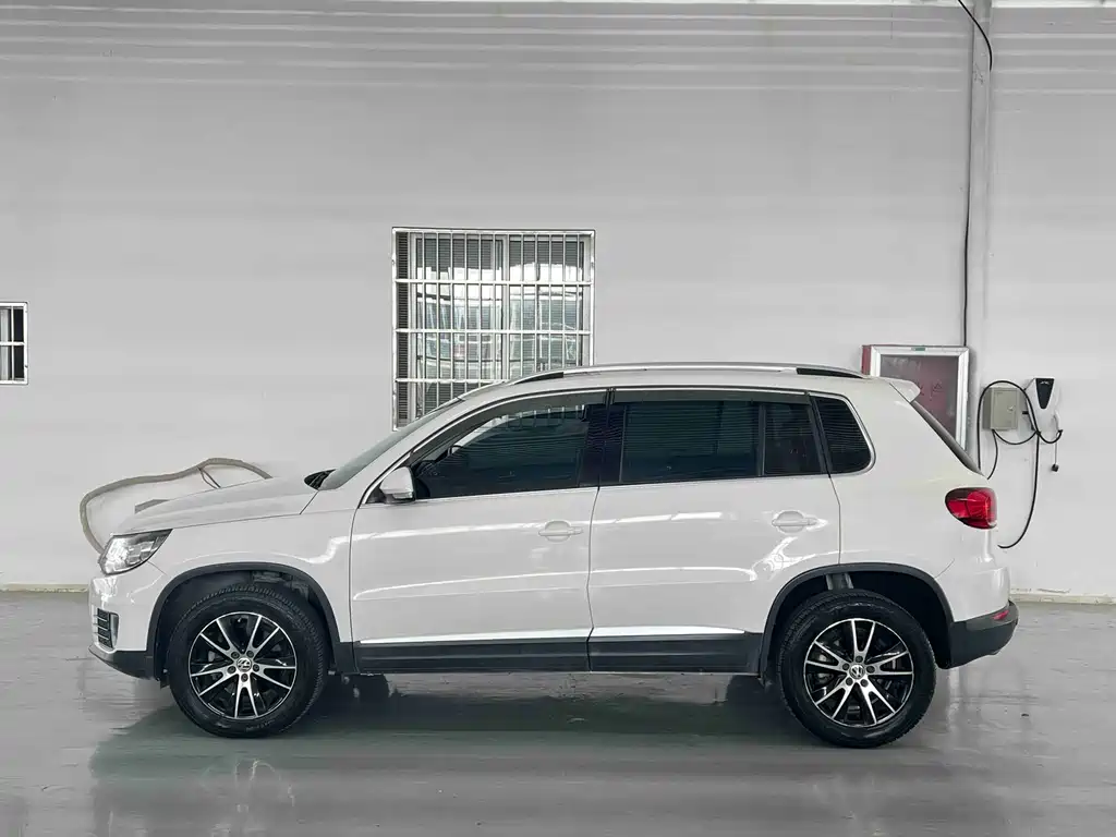 Volkswagen Tiguan 2016 — фото 2