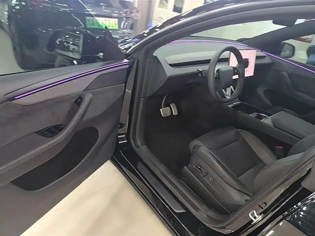 Tesla Model Y L 2025 — фото 16