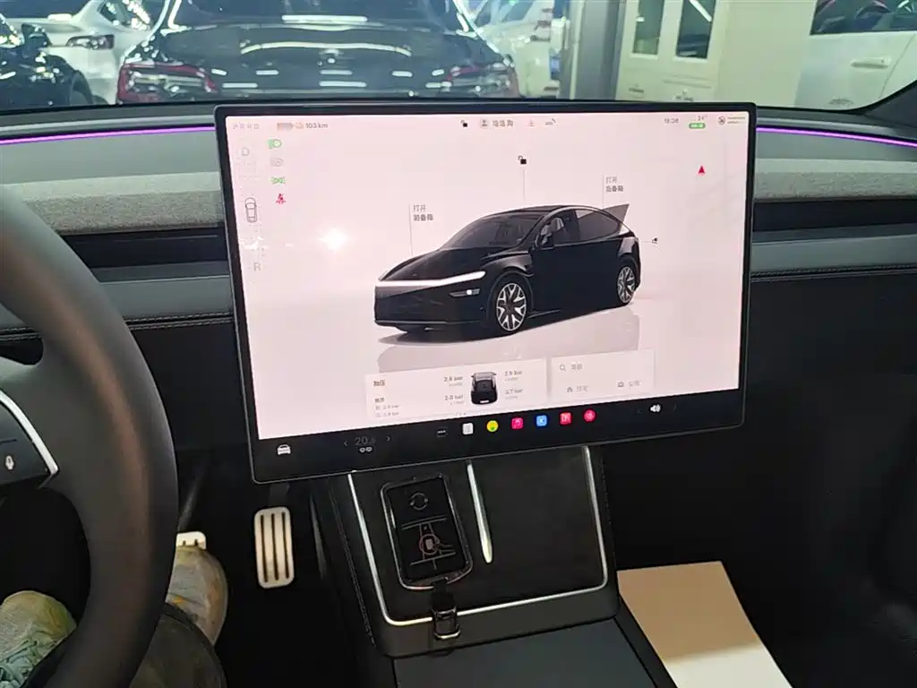 Tesla Model Y L 2025 — фото 13