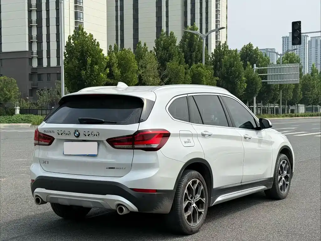 BMW X1 2021 — фото 9