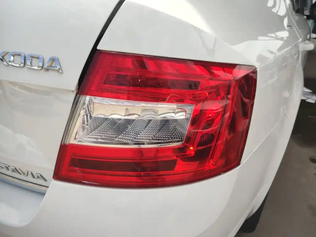 Skoda Octavia 2015 — фото 8