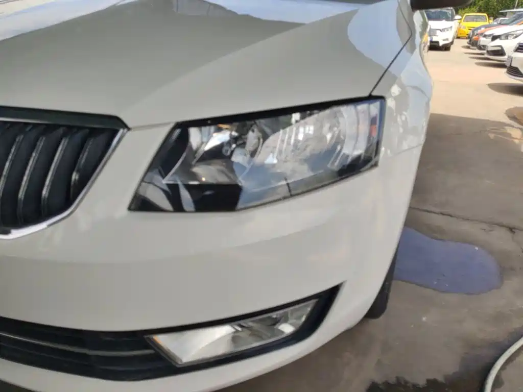 Skoda Octavia 2015 — фото 24