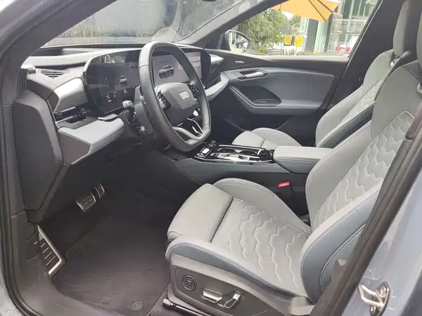 Audi Q6L E-Tron 2025