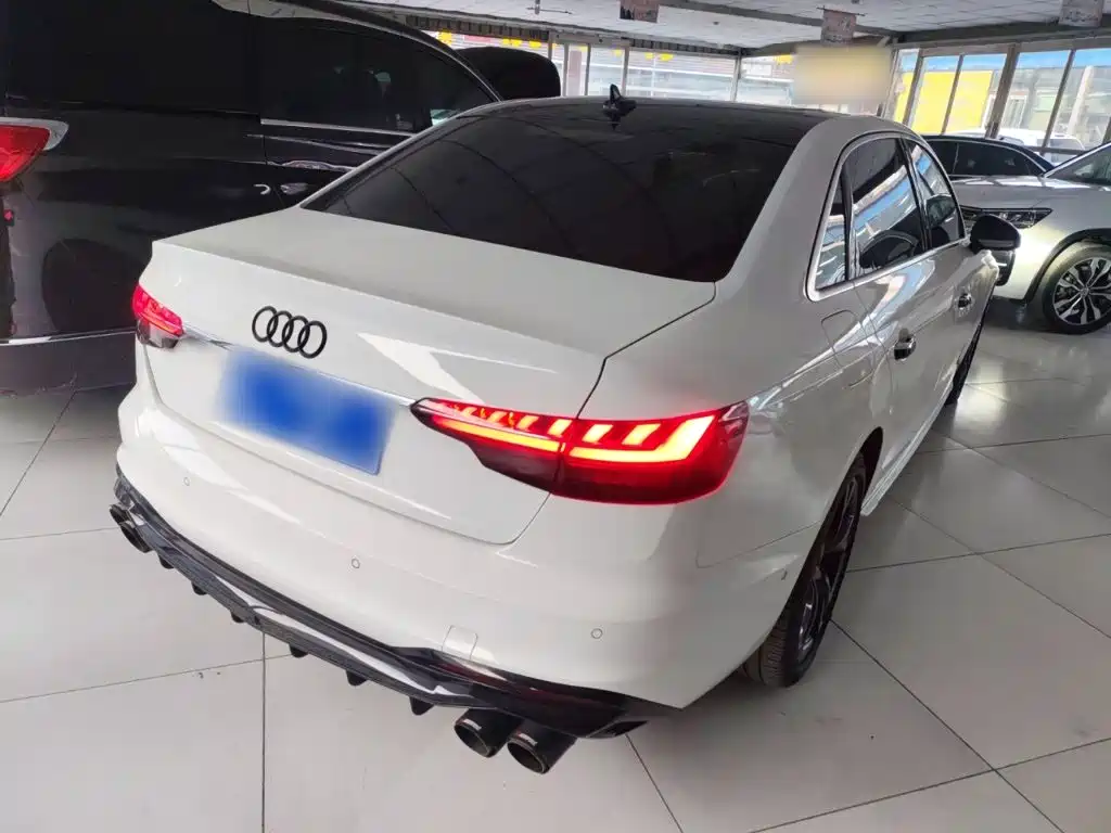 Audi A4L 2020