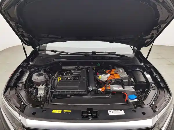 Volkswagen Passat Plug-In Hybrid 2023