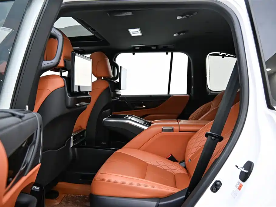 Lexus LX 2022 — фото 10