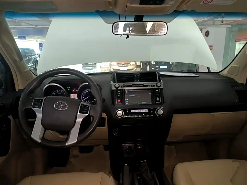 Toyota Prado 2015 — фото 10
