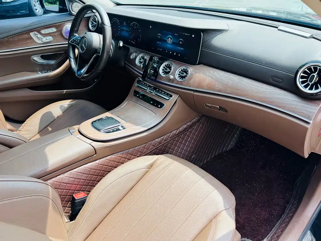 Mercedes-Benz E-Class 2023 — фото 5