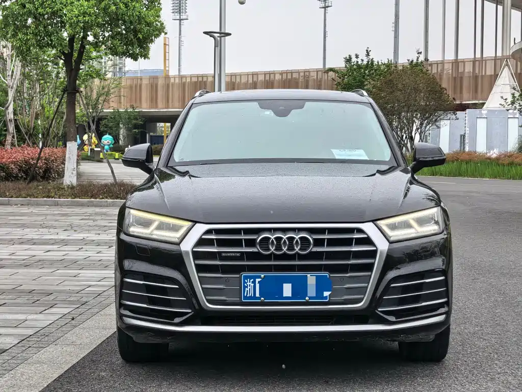 Audi Q5L 2020 — фото 2