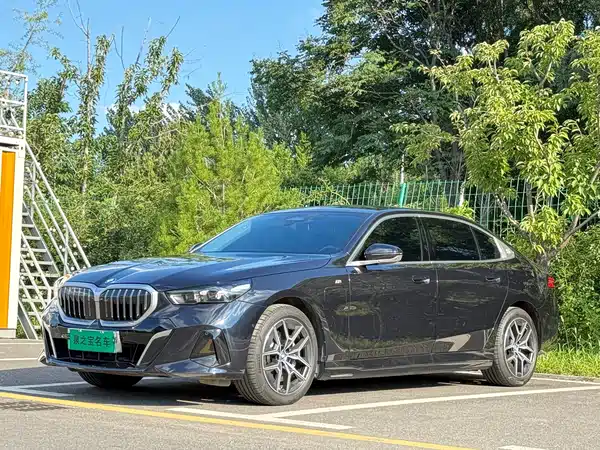 BMW i5 2024