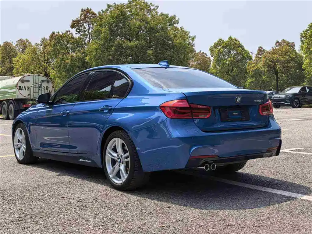 BMW 3 Series 2016 — фото 27