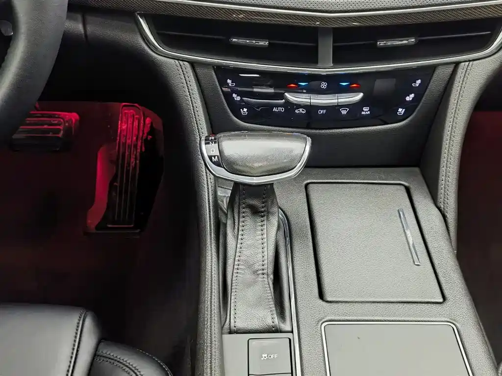 Cadillac CT6 2018 — фото 13