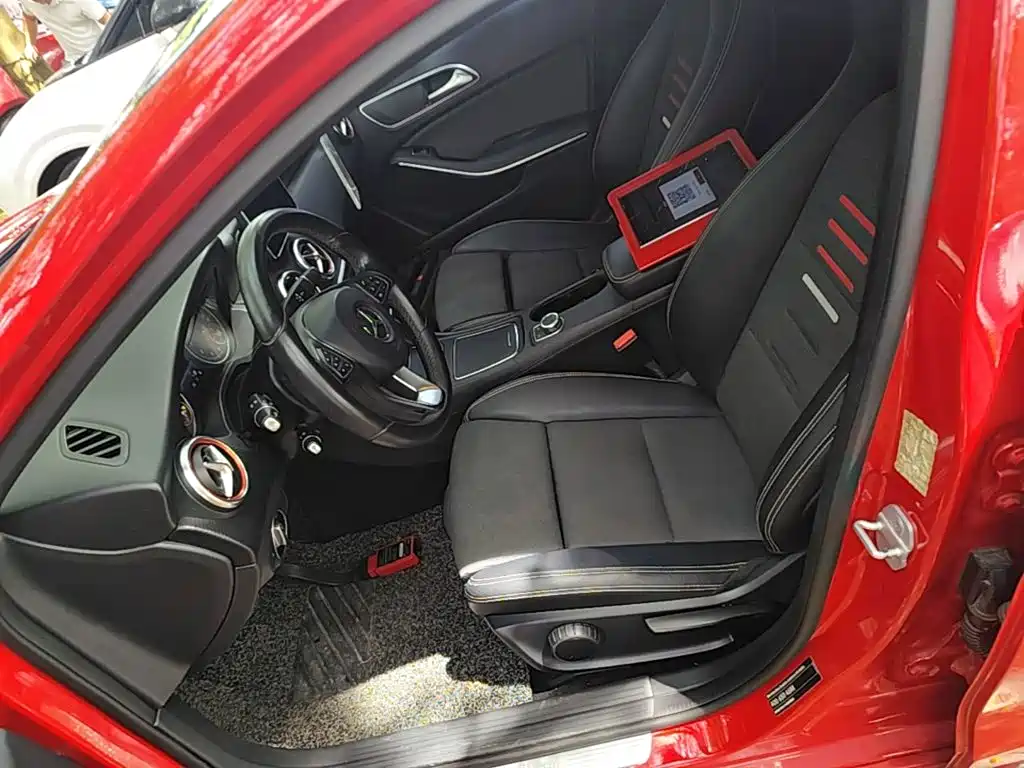 Mercedes-Benz A-Class 2016 — фото 15