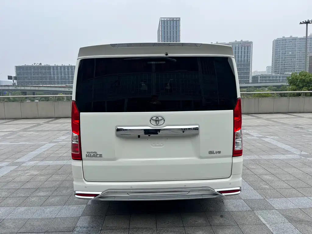 Toyota Hiace 2025 — фото 6