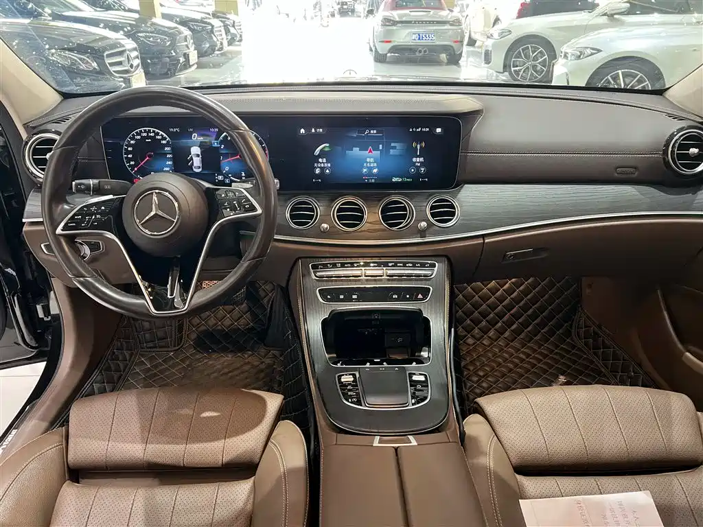 Mercedes-Benz E-Class 2022 — фото 10